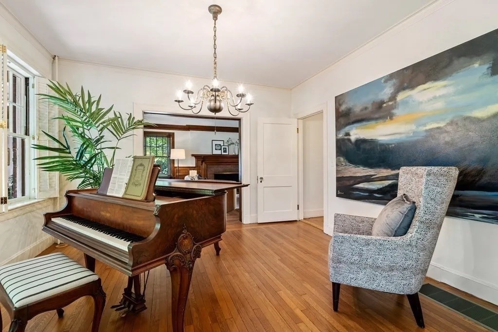 36 Hillcrest Road Belmont, MA 02478 - Photo 6 of 26 Gallery Image 6