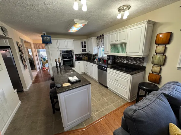 $479,900 | 107 Mountain View Drive, Fancy Gap, VA 24328