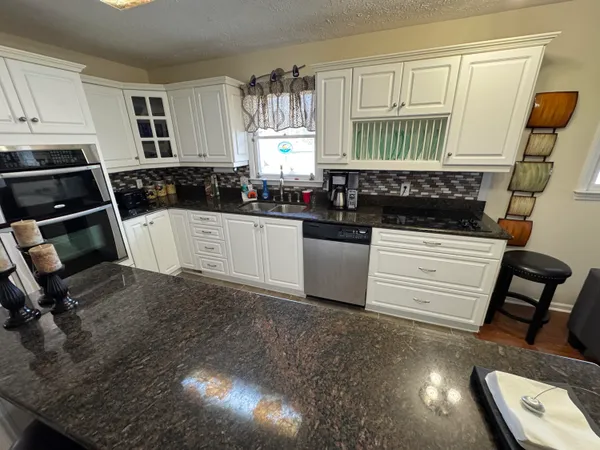 $479,900 | 107 Mountain View Drive, Fancy Gap, VA 24328