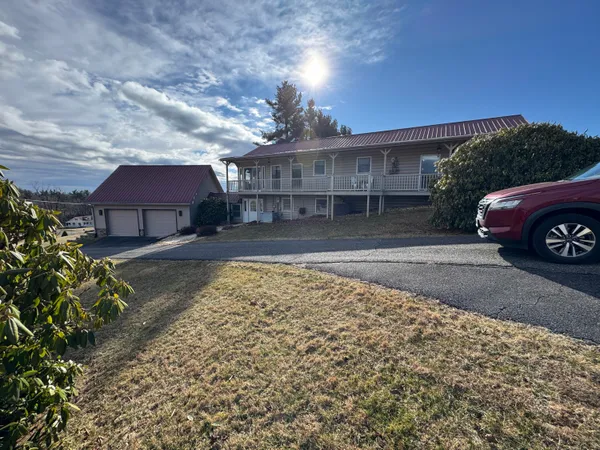 $479,900 | 107 Mountain View Drive, Fancy Gap, VA 24328