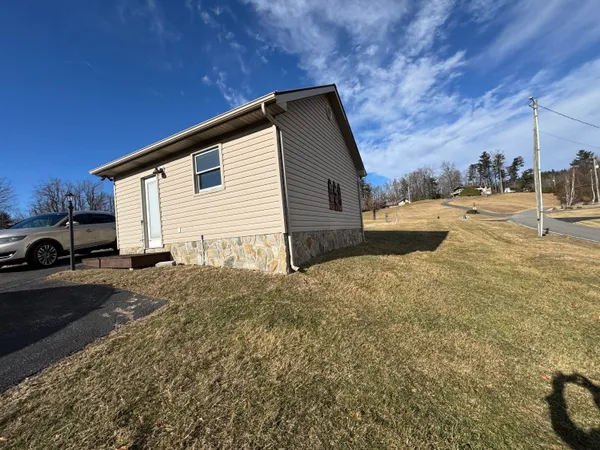 $479,900 | 107 Mountain View Drive, Fancy Gap, VA 24328