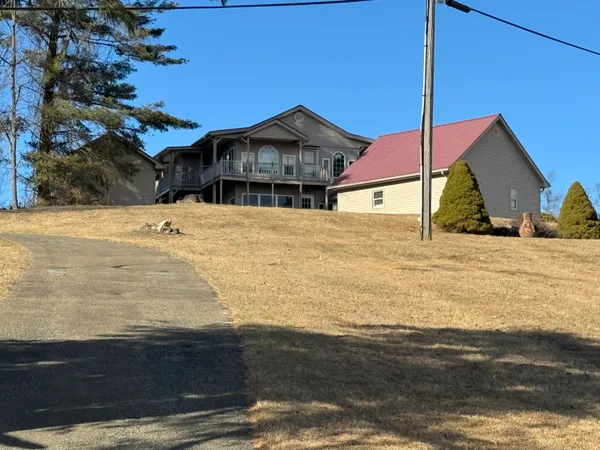 $479,900 | 107 Mountain View Drive, Fancy Gap, VA 24328