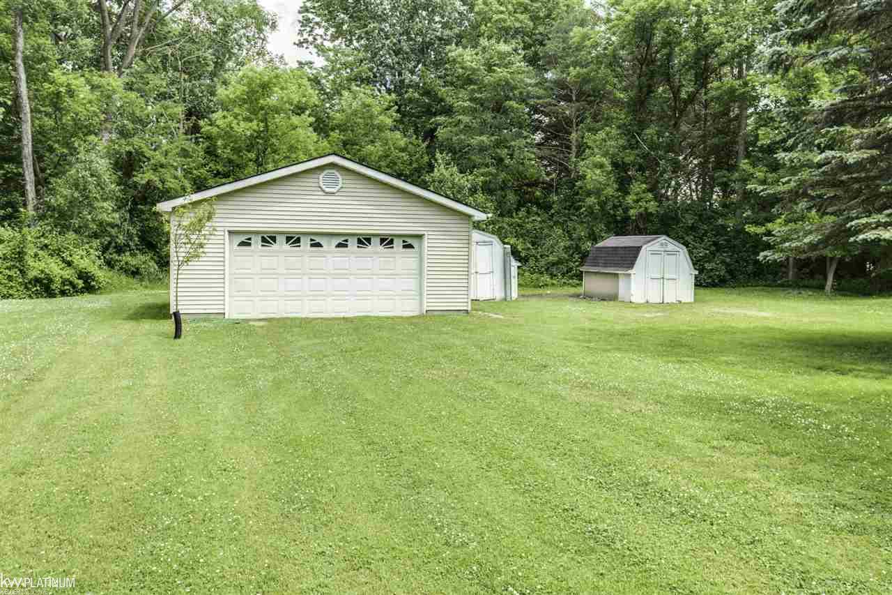 2604 Alger Road Port Huron, MI 48060 - Photo 4 of 21 50015701-3.JPG