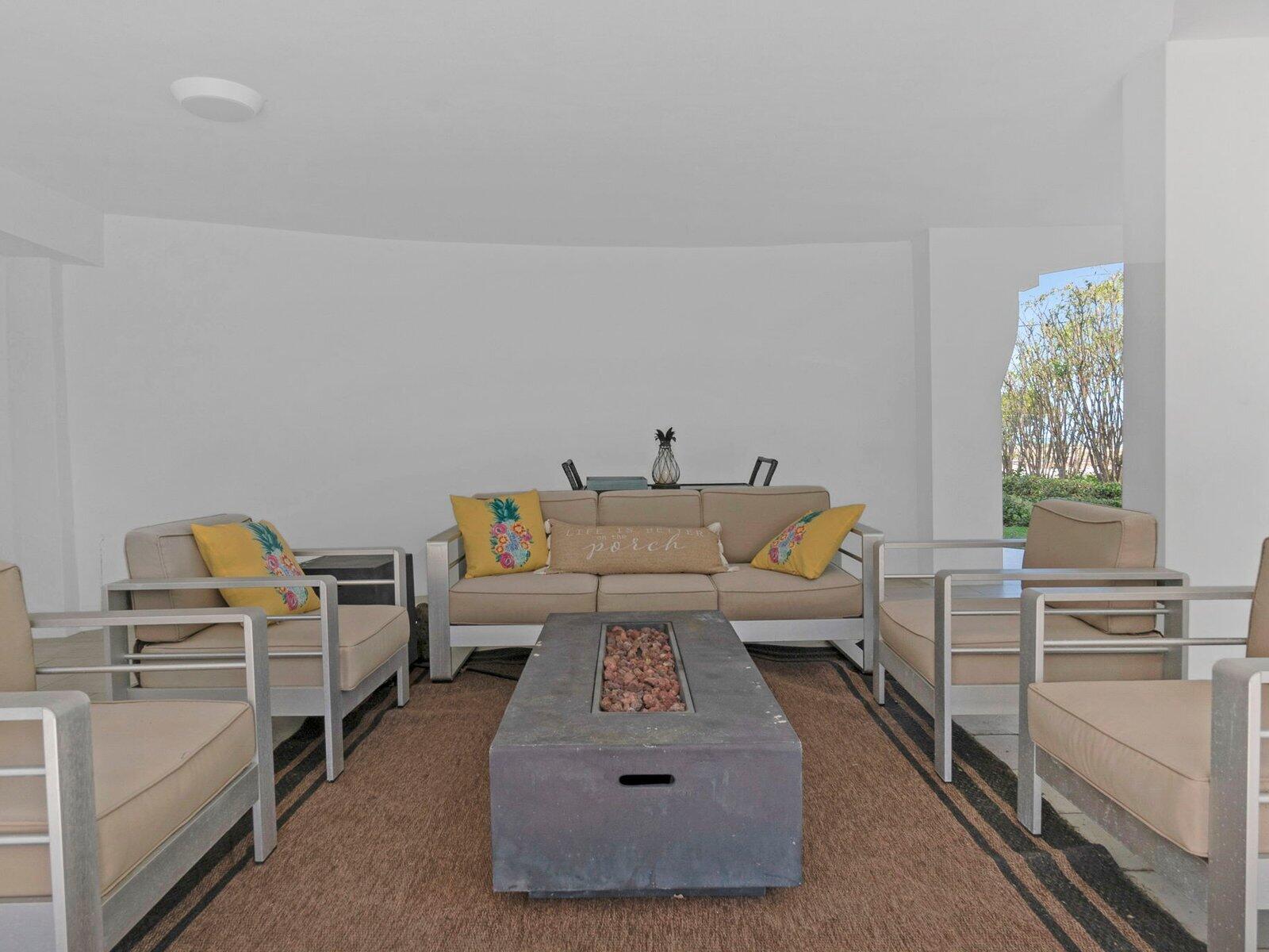 317 East Seaview Circle Marathon, FL 33050 - Photo 52 of 52 a living room with furniture