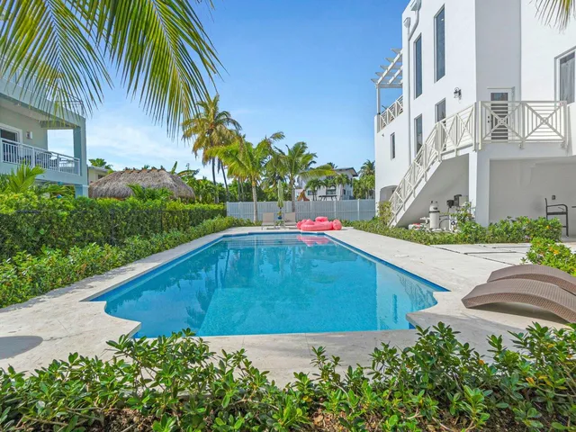 $7,500 | 317 East Seaview Circle, Marathon, FL 33050