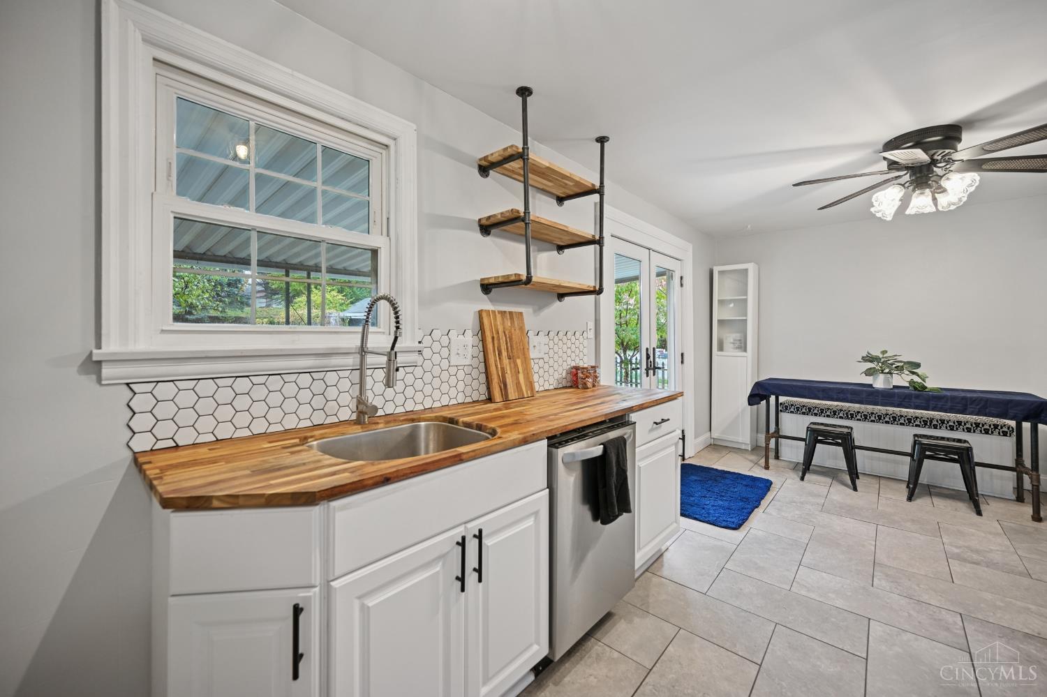 11525 Lippelman Road Sharonville, OH 45246 - Photo 10 of 38 Eat In kitchen view 2