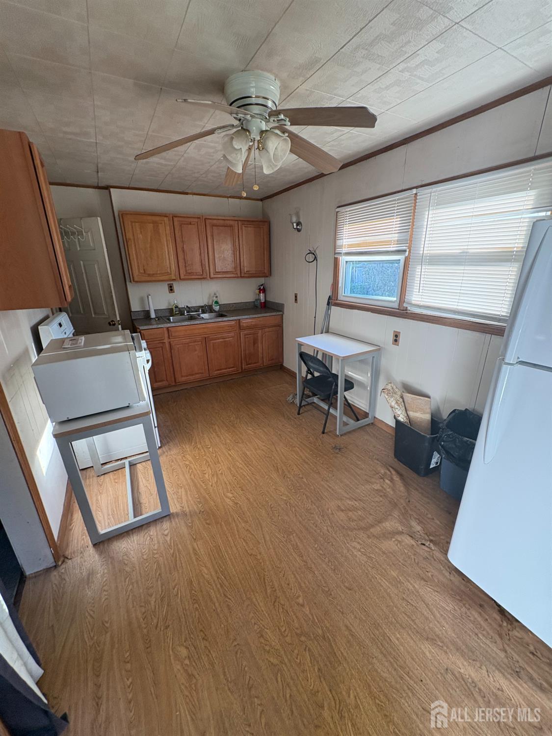 163 Winchester Road Fords, NJ 08863 - Photo 5 of 11 Gallery Image 5