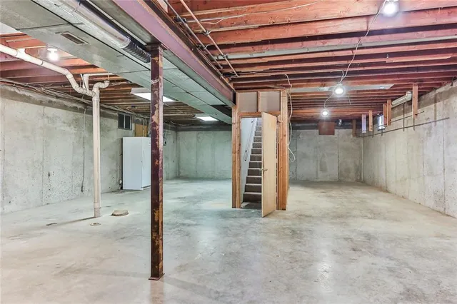 $885,000 | 406 21000 Road, Unit A, Cherryvale, KS 67335