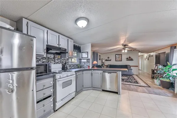 $670,000 | 406 21000 Road, Cherryvale, KS 67335