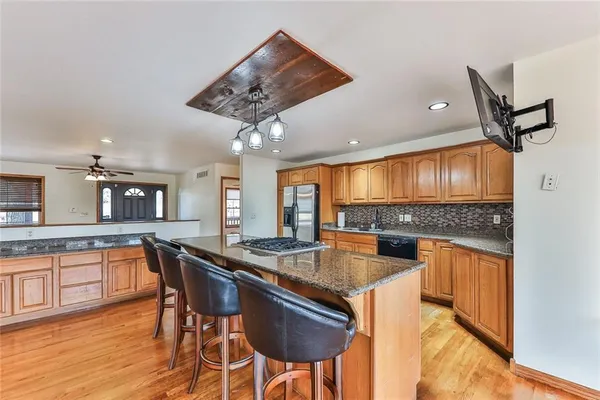 $670,000 | 406 21000 Road, Cherryvale, KS 67335