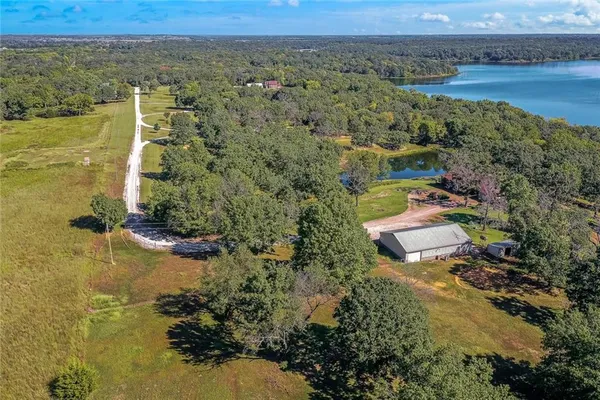 $670,000 | 406 21000 Road, Cherryvale, KS 67335