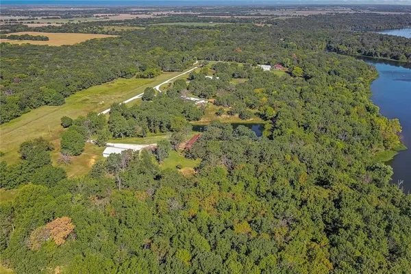 $670,000 | 406 21000 Road, Cherryvale, KS 67335