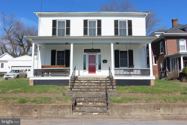 $550,000 | 316 South Muhlenberg Street, Woodstock, VA 22664