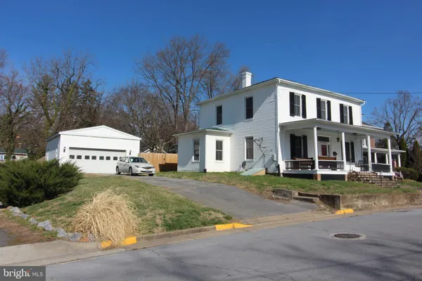 $550,000 | 316 South Muhlenberg Street, Woodstock, VA 22664