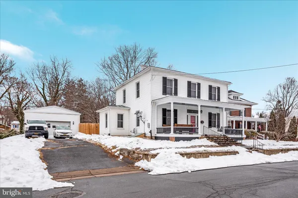 $550,000 | 316 South Muhlenberg Street, Woodstock, VA 22664