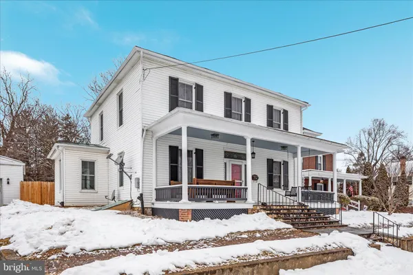 $550,000 | 316 South Muhlenberg Street, Woodstock, VA 22664