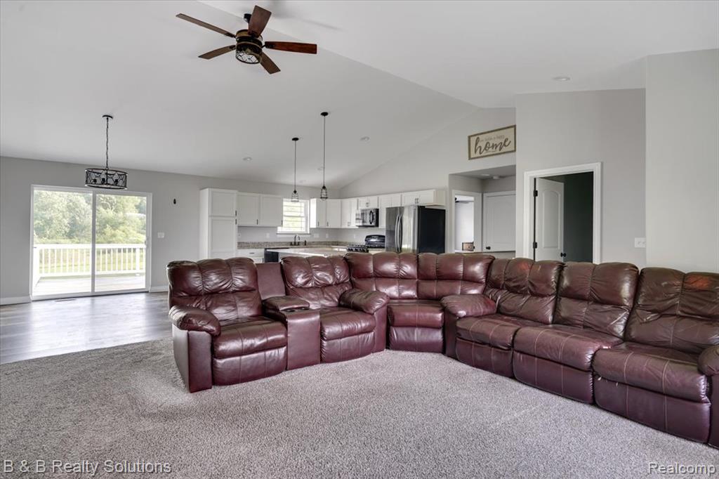 437 Angle Road Lapeer, MI 48446 - Photo 8 of 43