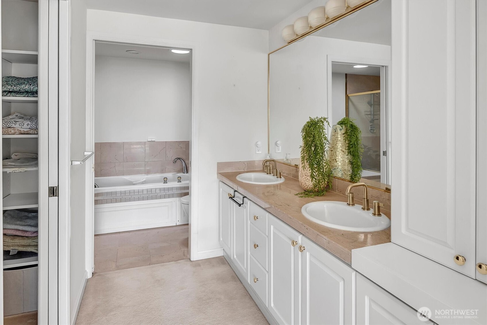 3300 Meridian Avenue North, Unit 409 Seattle, WA 98103 - Photo 19 of 38