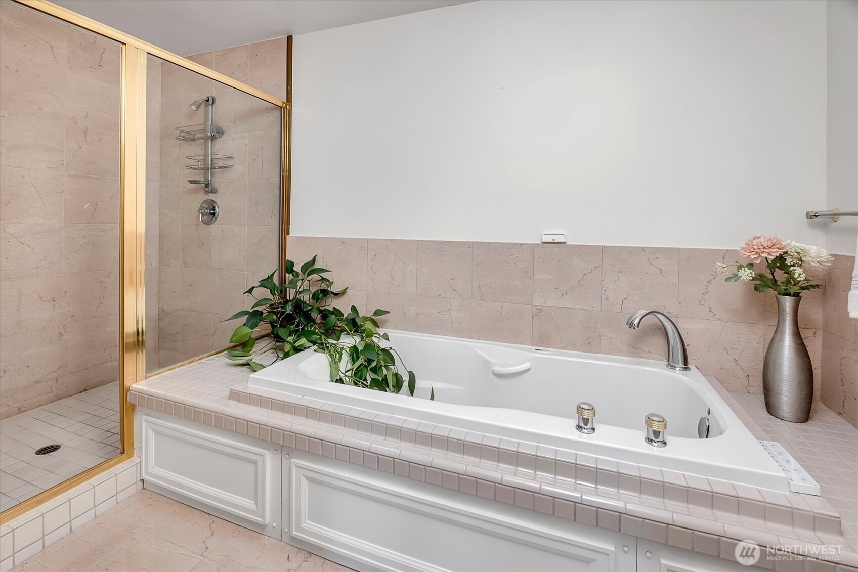 3300 Meridian Avenue North, Unit 409 Seattle, WA 98103 - Photo 20 of 38