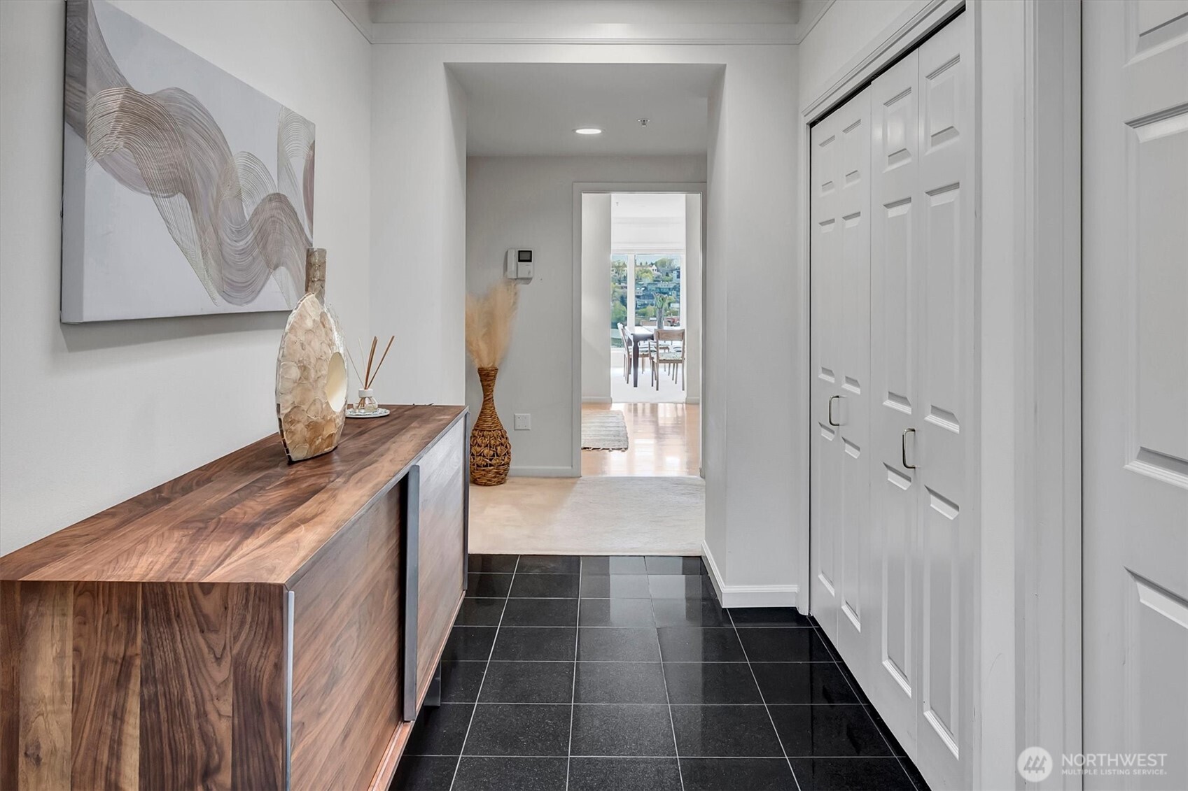 3300 Meridian Avenue North, Unit 409 Seattle, WA 98103 - Photo 2 of 38