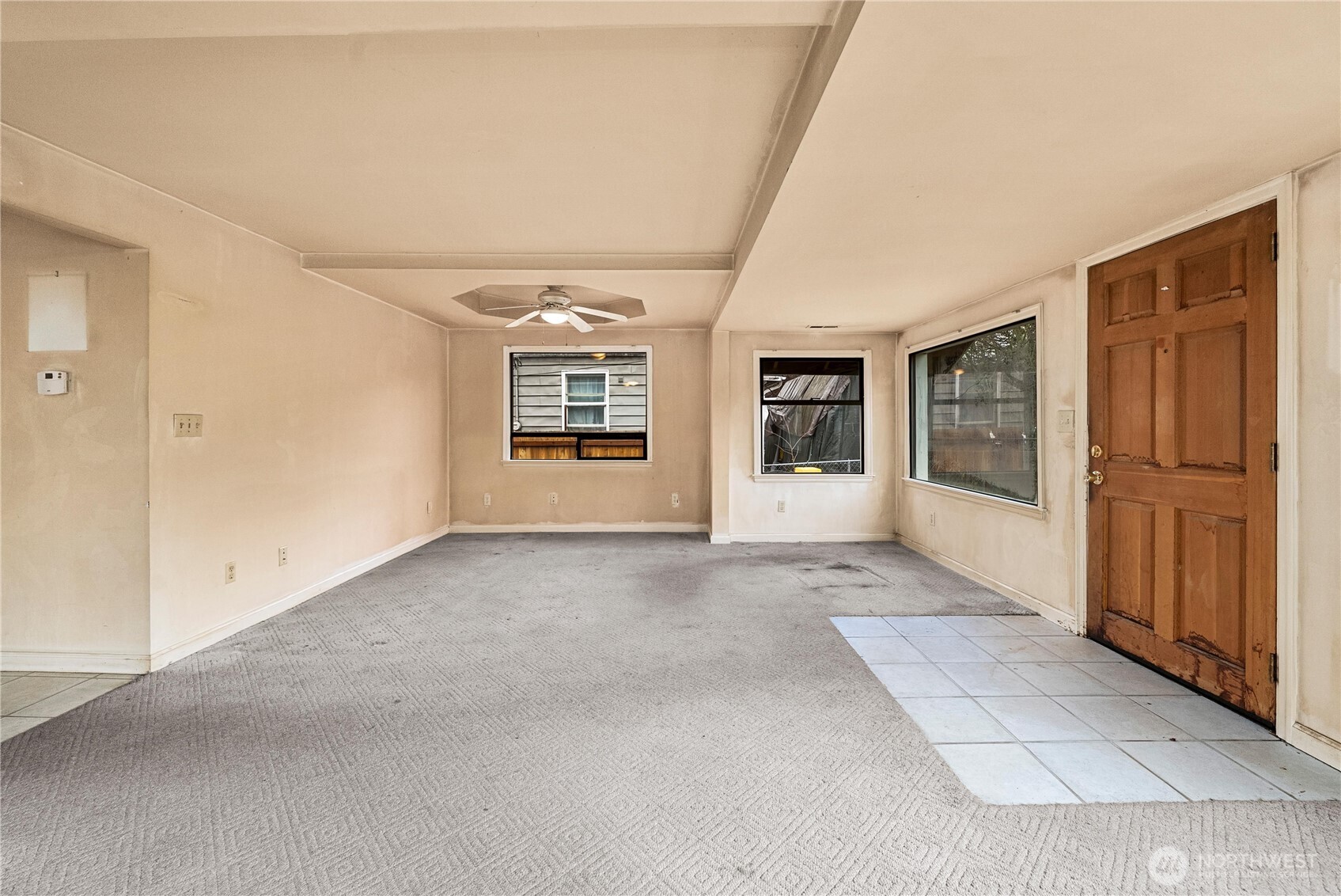 1230 South Donovan Street Seattle, WA 98108 - Photo 8 of 34 a view of an empty room with a window