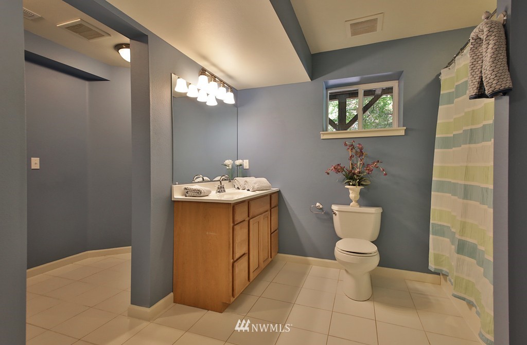 6210 Windfall Road Clinton, WA 98236 - Photo 14 of 25 Gallery Image 14