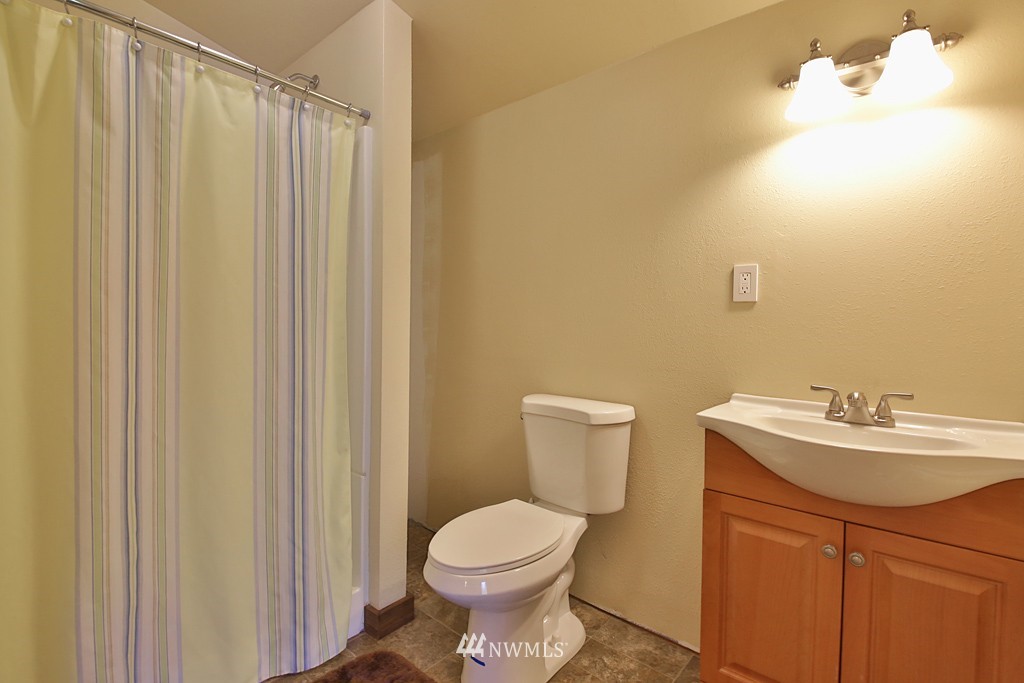 6210 Windfall Road Clinton, WA 98236 - Photo 24 of 25 Gallery Image 24