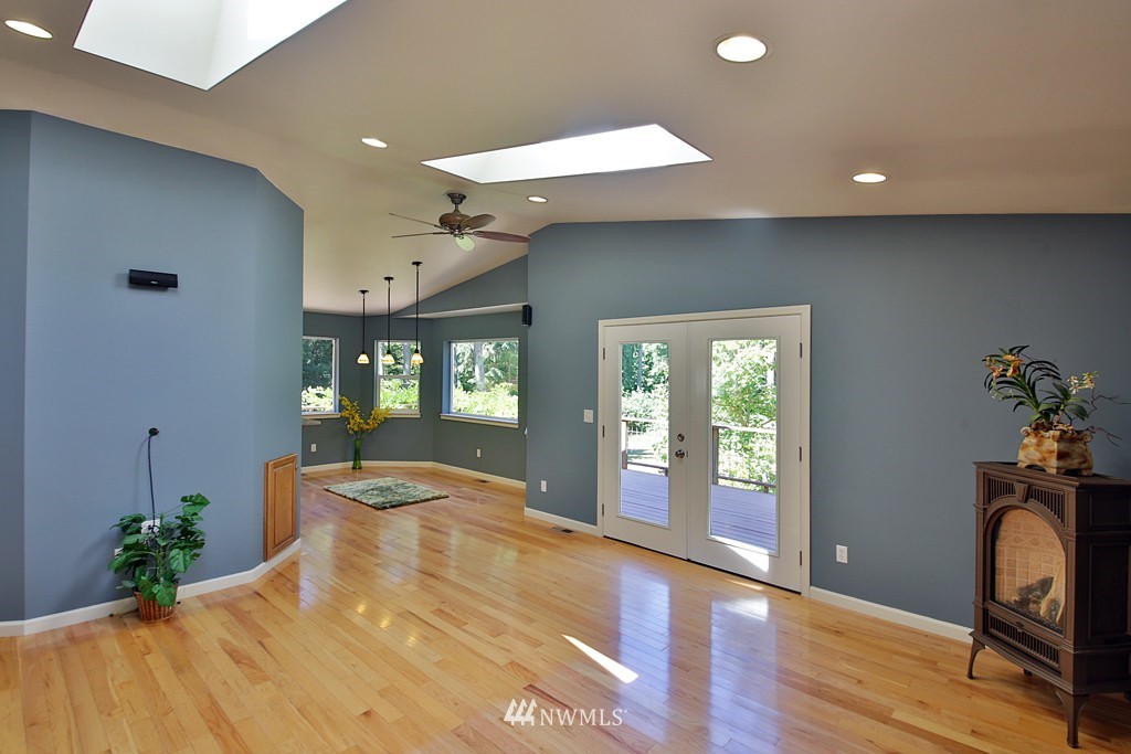 6210 Windfall Road Clinton, WA 98236 - Photo 5 of 25 Gallery Image 5