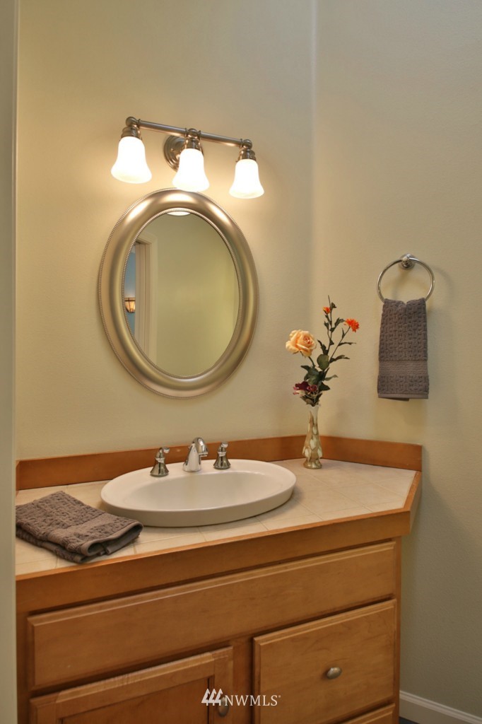 6210 Windfall Road Clinton, WA 98236 - Photo 8 of 25 Gallery Image 8