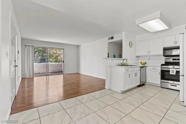 $1,300 | 3145 Casey Drive, Unit 201, Las Vegas, NV 89120
