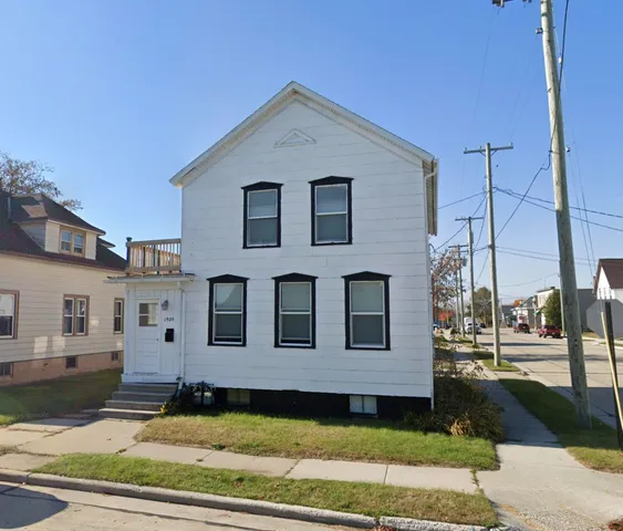 $157,900 | 1920 Jefferson Street, Two Rivers, WI 54241