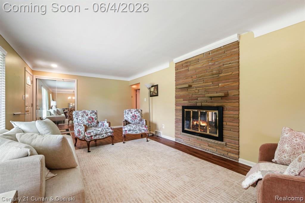 36634 West Lyman Road Farmington, MI 48331 - Photo 7 of 53 Gallery Image 7