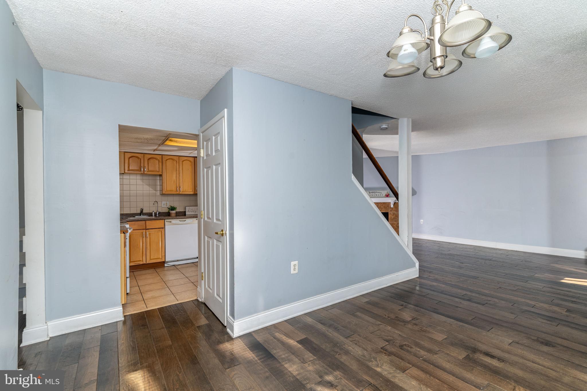 1409 Timber Creek Road Clementon, NJ 08021 - Photo 11 of 37