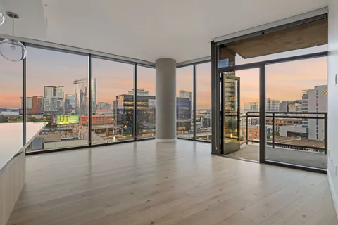 $1,125,000 | 1212 Demonbreun Street, Unit 815, Nashville, TN 37203