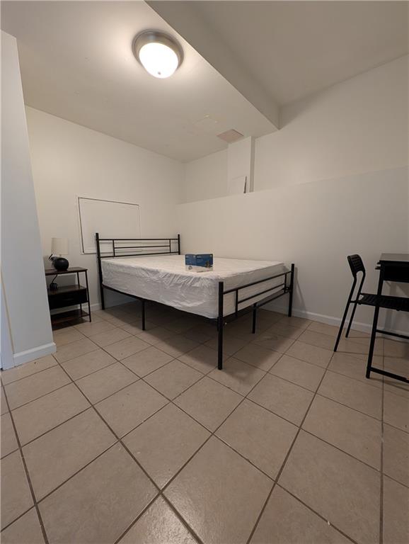 355 Shannon Way Lawrenceville, GA 30044 - Photo 26 of 42 a living room with furniture and a table
