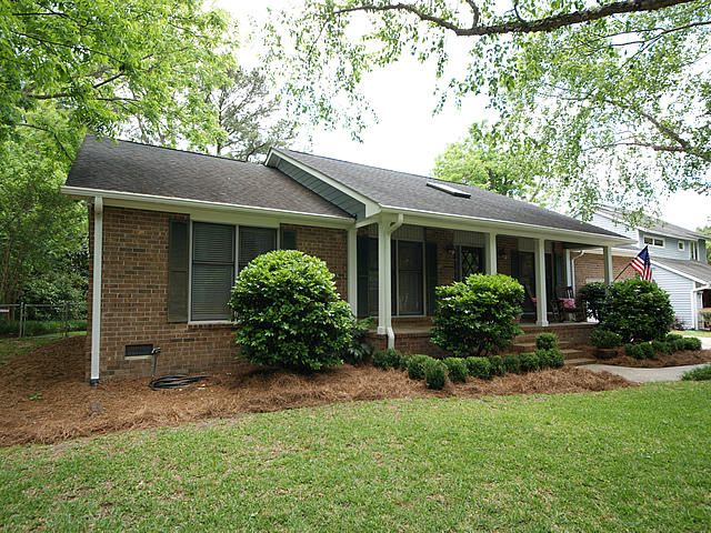 778 Chatter Road Mount Pleasant, SC 29464 - Photo 2 of 33 Nicely landscaped front yard