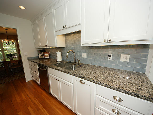778 Chatter Road Mount Pleasant, SC 29464 - Photo 12 of 33 Granite countertops