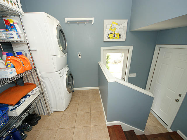 778 Chatter Road Mount Pleasant, SC 29464 - Photo 18 of 33 Laundry/mud room