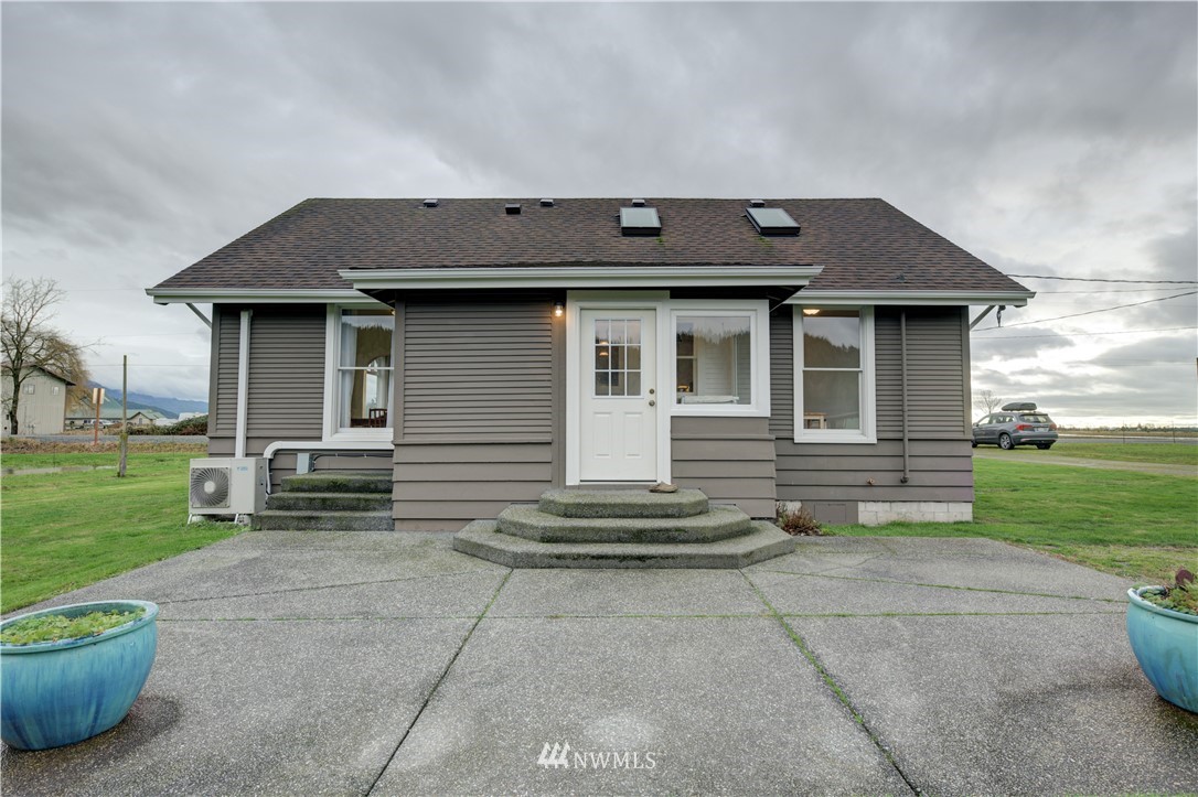 20913 Kelleher Road Burlington, WA 98233 - Photo 3 of 40 Gallery Image 3
