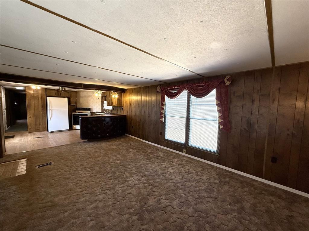 1025 East Owings Street Denison, TX 75021 - Photo 2 of 10