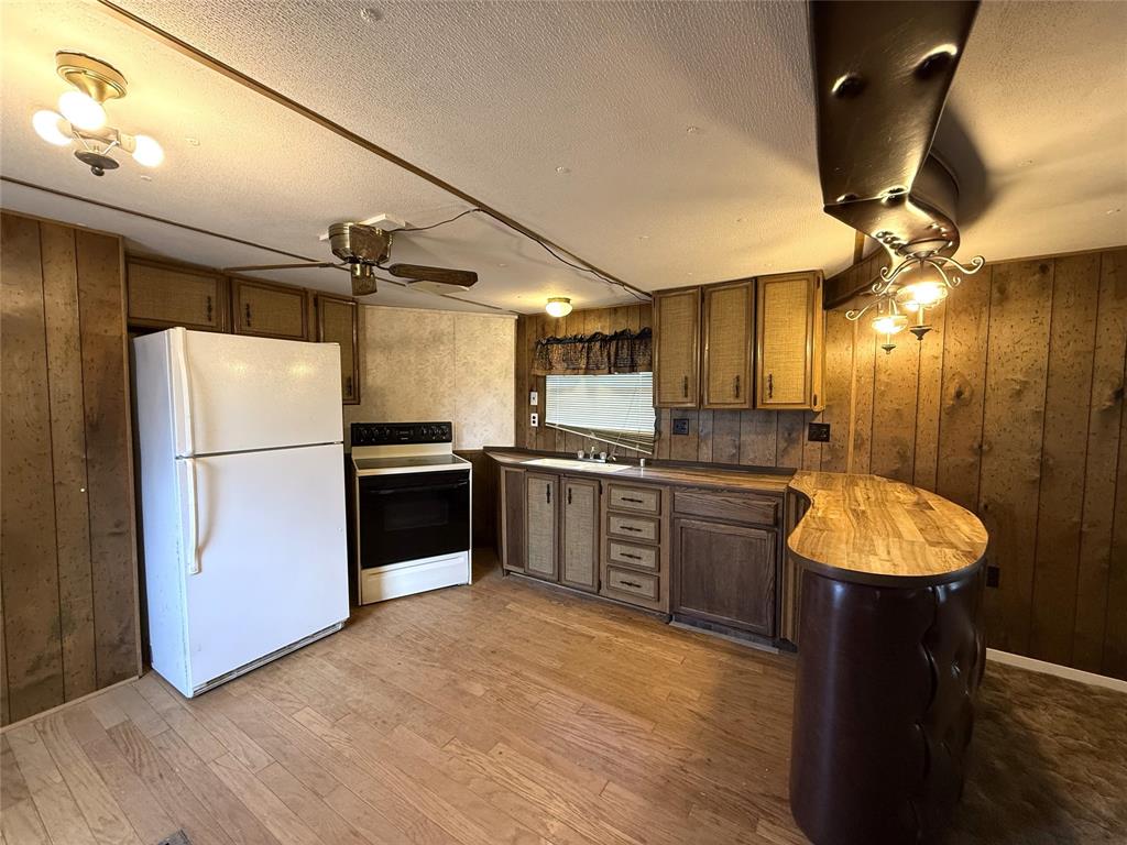 1025 East Owings Street Denison, TX 75021 - Photo 3 of 10