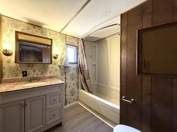 $900 | 1025 East Owings Street, Denison, TX 75021