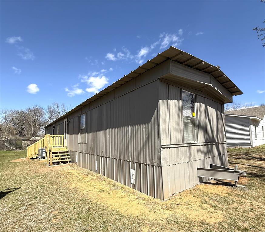 1025 East Owings Street Denison, TX 75021 - Photo 9 of 10