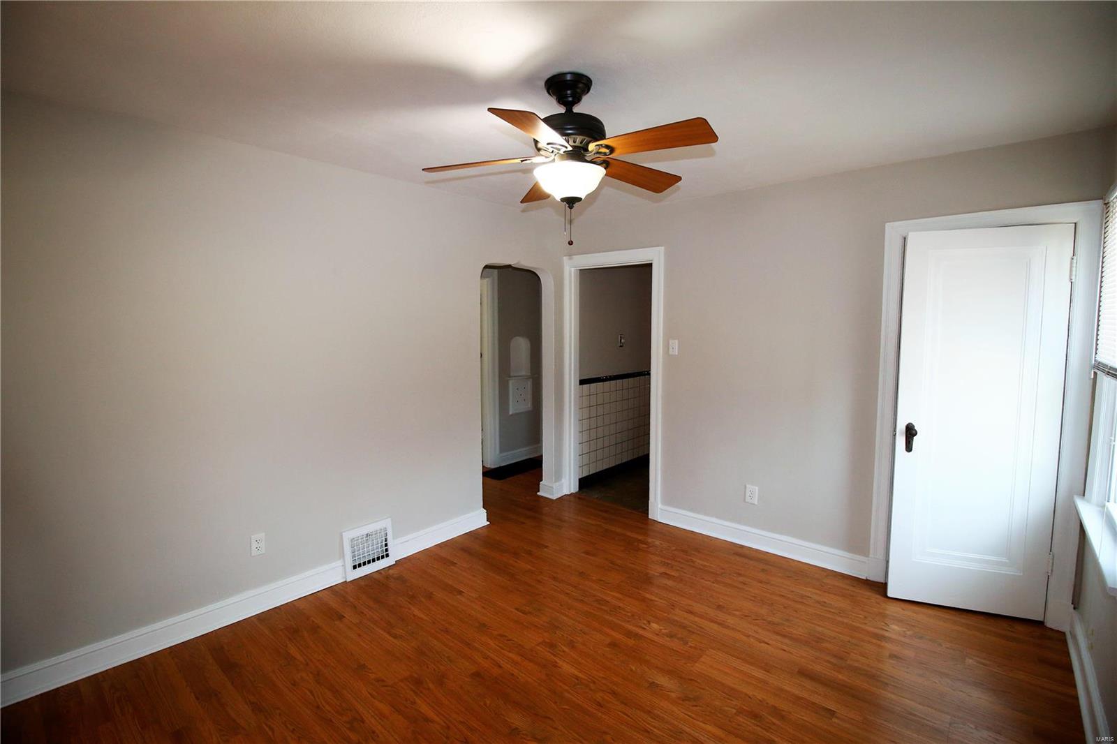 2223 Brown Road Overland, MO 63114 - Photo 6 of 29 Gallery Image 6