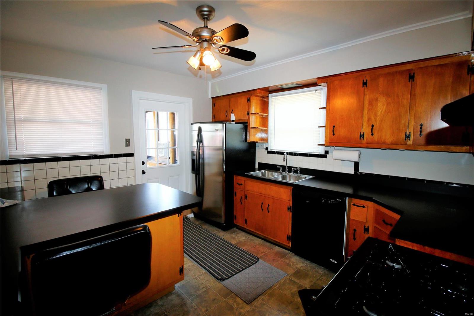 2223 Brown Road Overland, MO 63114 - Photo 10 of 29 Gallery Image 10