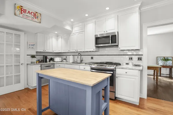 $8,785 | 339 Round Hill Road, Greenwich, CT 06831