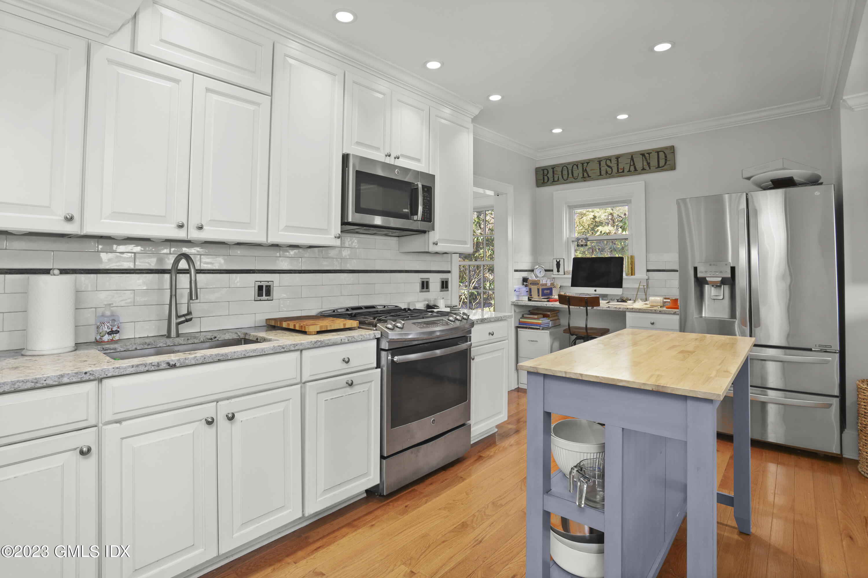 339 Round Hill Road Greenwich, CT 06831 - Photo 13 of 33 339 Round Hill Rd Greenwich CT-print-006