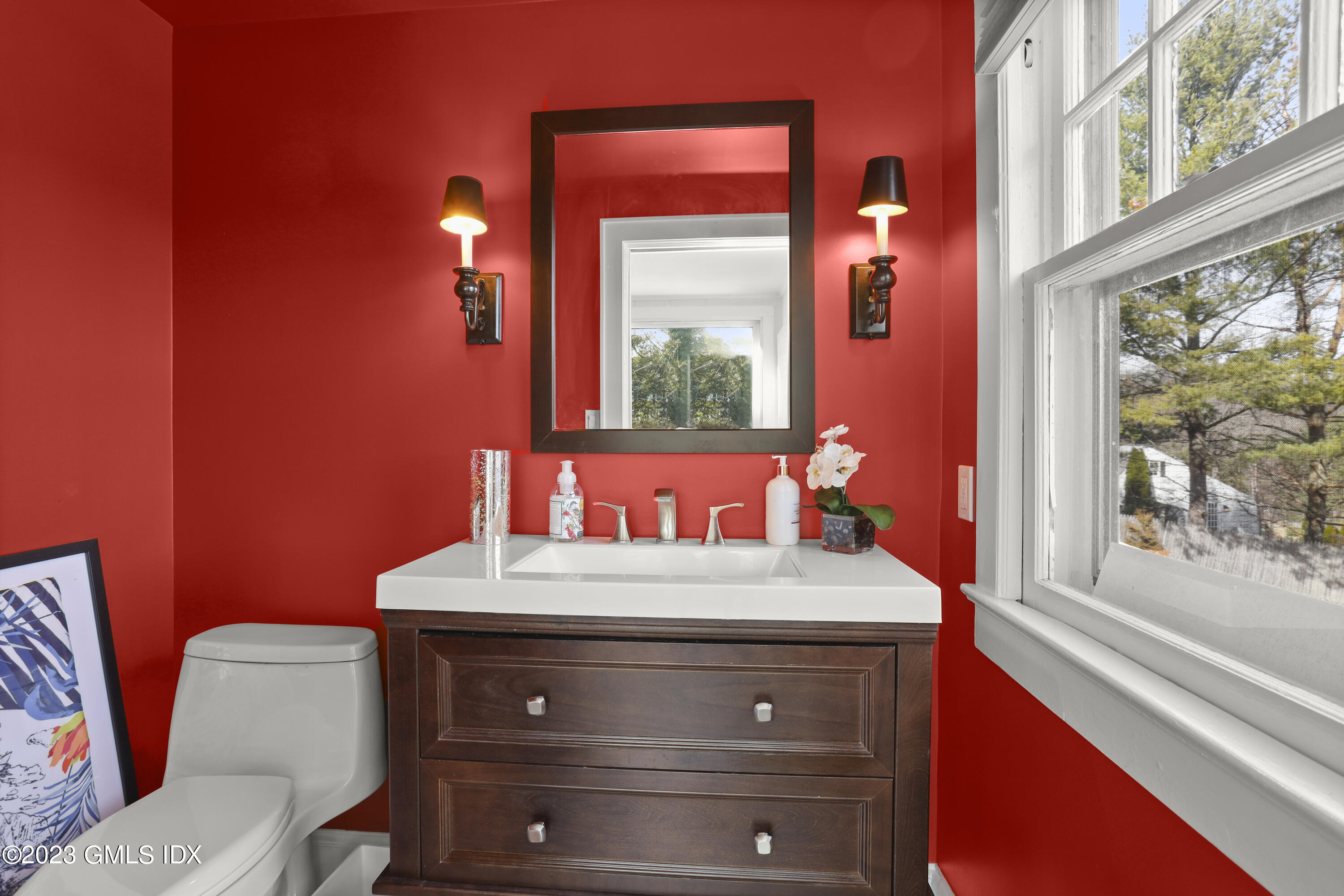 339 Round Hill Road Greenwich, CT 06831 - Photo 18 of 33 339 Round Hill Rd Greenwich CT-print-021