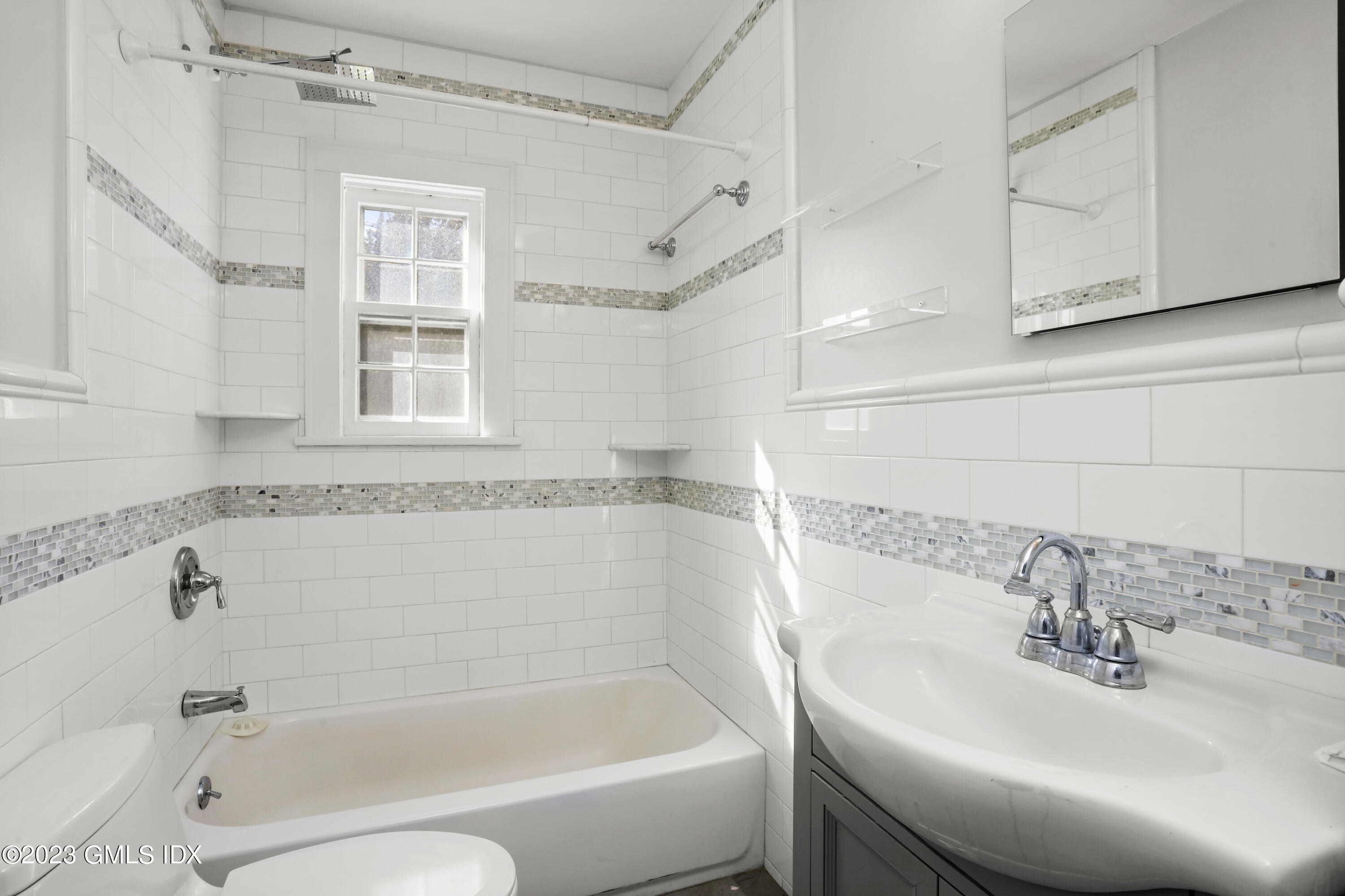 339 Round Hill Road Greenwich, CT 06831 - Photo 24 of 33 339 Round Hill Rd Greenwich CT-print-025