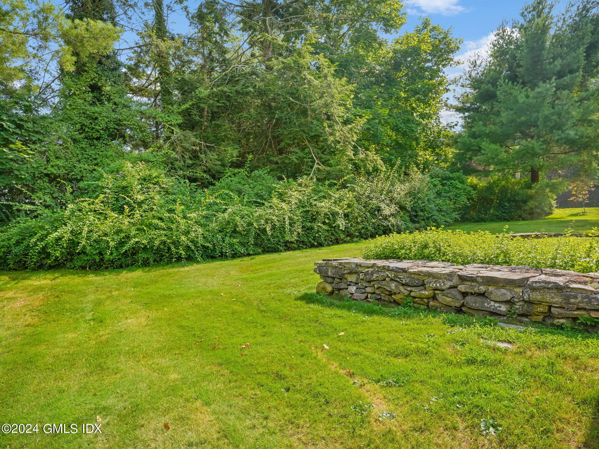 339 Round Hill Road Greenwich, CT 06831 - Photo 29 of 33 9-web-or-mls-339-round-hill-rd